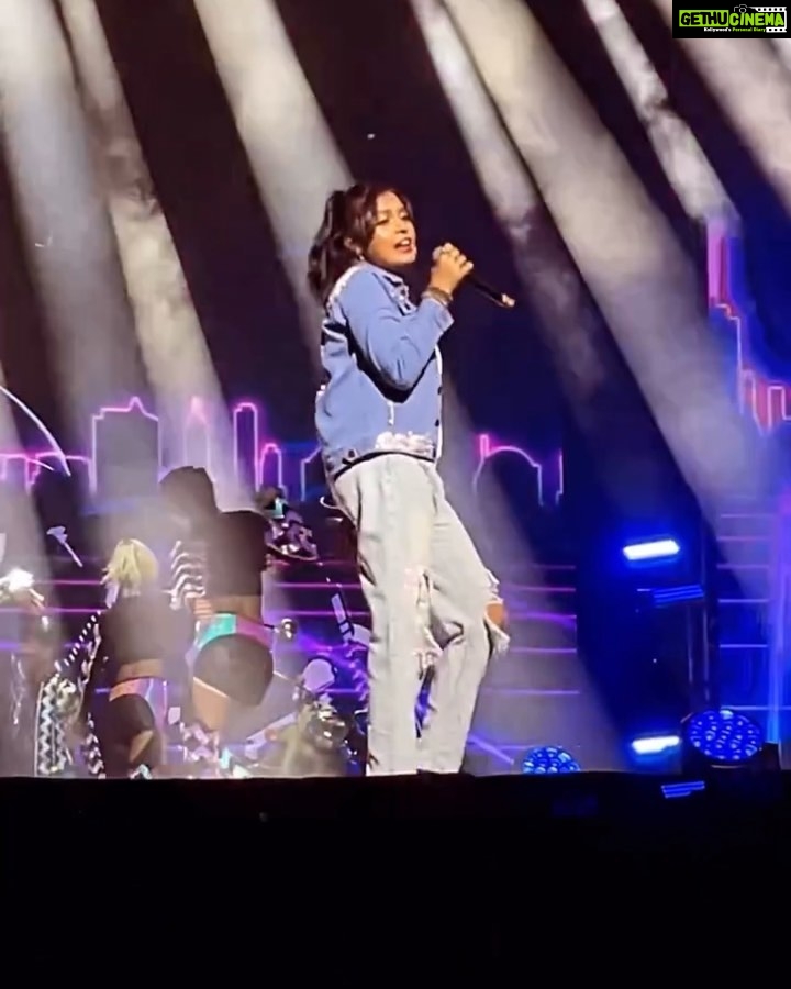 Haripriya Instagram - Thank you malaysia! ✨Had a blast performing along with rockstar @thisisdsp for the first time ever, thank you so much for the opportunity.🤍 Customized jacket by @perry_vincent . . . #haripriya #haripriyasinger #dsp #live #concert #malaysia Stadium Bukit Jalil