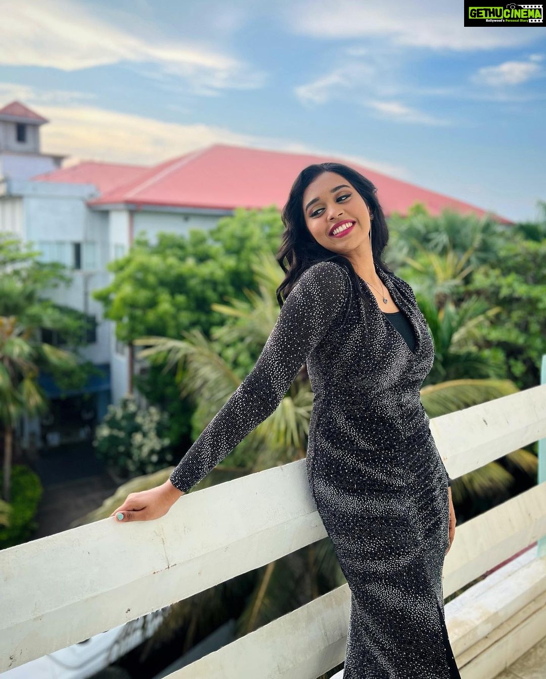 Haripriya Instagram - 🌺 . . . . . #haripriya #haripriyasinger #peace #srilanka