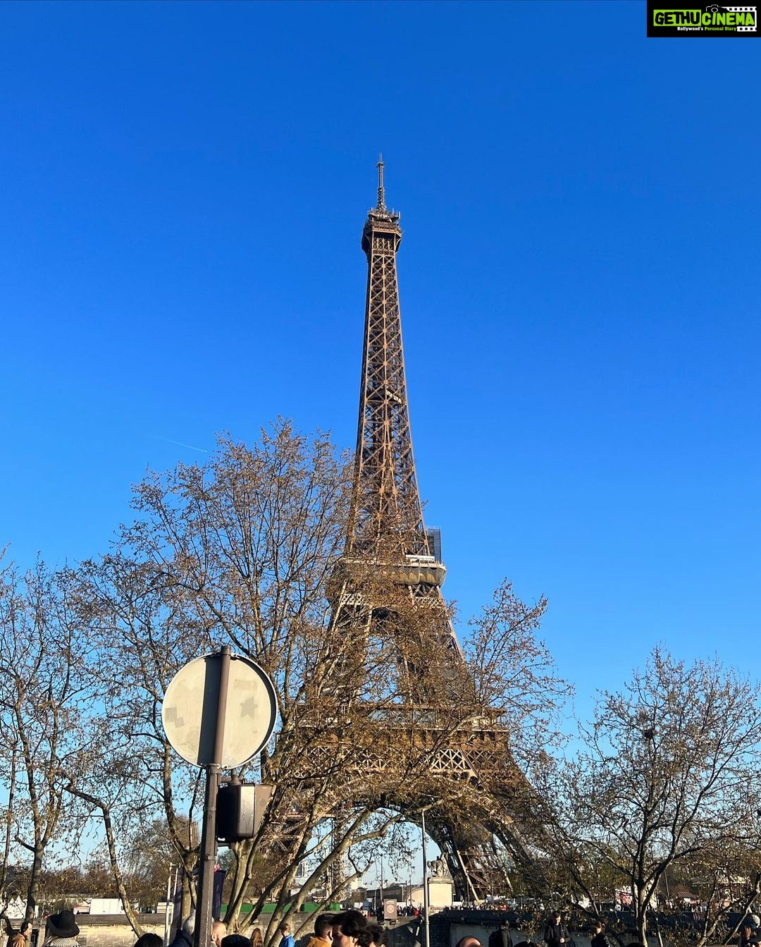Haripriya Instagram - #Paris #cityoflove 💖 . . . . . #haripriya #haripriyasinger #travel #eiffeltower Paris, France