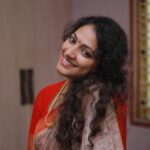 Hariprriya Instagram - Everytime I look in the mirror, it feels like someone else is looking back at me. 😳 Still getting used to it but I love it every minute ♥️ #TheNewMe Pic - @snabhi 🥰