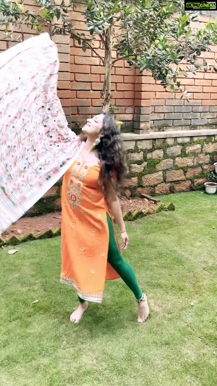 Hariprriya Instagram - βMay the Indian tricolor always fly high πππ» My warm wishes on the grand occasion of Independence Dayβ πππ» #HappyIndependenceDay #IndependenceDay #August15th #harghartiranga #Reelitfeelit #Reelsinstagram #Reelsindia #Reelsvideo #reels