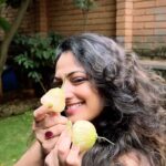 Hariprriya Instagram – Killing the weekday blues this weekend with some refreshing water apples !! 🤩

#Weekendvibes #Waterapples 
#Goodmood 

#reelitfeelit 
#reelsinstagram 
#reelsindia 
#reelsvideo 
#reels