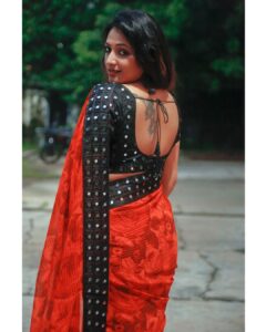 Hariprriya Instagram - Every saree tells a story 🥰 Can you read mine?

#OOTD #TraditionalVibes

Pics 😍 - @nsjegadeesan