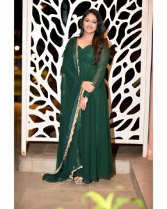 Hariprriya Instagram - The journey of a Ms to Mrs !

👗 - @itihas_sagar 
📸 - @click_basya 

#3DaysToGo #emotionarollercoaster #simhapriya #weddingbells #bridetobe