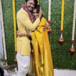 Hariprriya Instagram - Our💍❤️ Bless Us.. ಹರಸಿ 🥰 #hariprriya #vasishtasimha #simhapriya