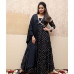 Hariprriya Instagram – Life is too short for black vibes! 🖤

Styling : @stilerush_by_varshinijanakiram 
Clothing : @samyakkclothing 

#SundayLook #Black #Traditional