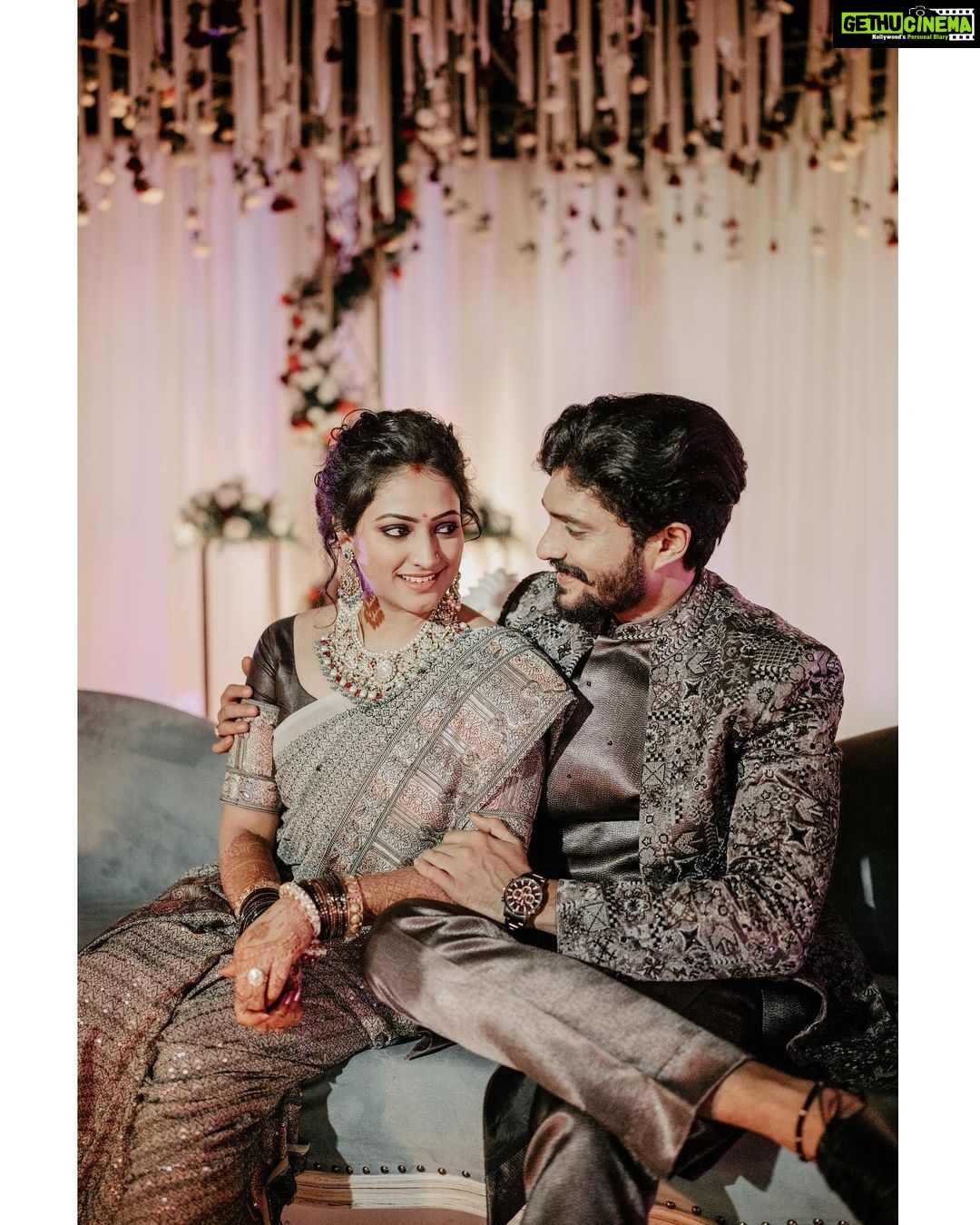 Hariprriya Instagram - ❤️❤️ Photography - @storiesby.rg Decor - @meragi.celebrations Styling - @stilerush_by_varshinijanakiram & @itihas_sagar Groom Attire - @meraj_ek_pehchaan Bridal Jewellery - @sriganeshjewellers #simhapriya #hariprriya #vasishtasimha #love #lifepartner #wedding #reception #blessed