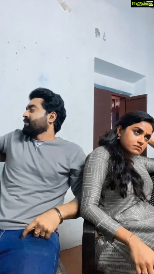 Haritha G Nair Instagram - A BLACK MAIL REEL @tanujmenon_offl 🏃🏼♀️🏃🏼♀️🏃🏼♀️🏃♂️Happy now🤷🏼♀️!!! അപ്പൊ പരിചയപ്പെട്ടതിൽ സന്തോഷം 🙏🏻🤦🏼♀️😂