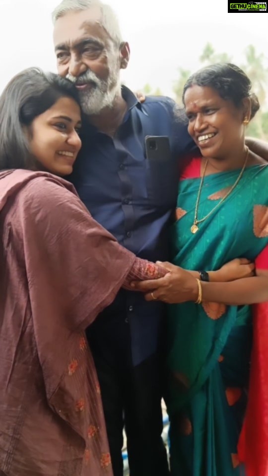 Haritha G Nair Instagram - 35 years of my GiriGeeth❤ Happy Wedding Anniversary Love❤