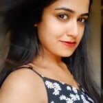 Haritha G Nair Instagram - All day is good hair day with this gem from @vilvah_ Works on frizziness and dryness, keeps your hair soft and bouncy 🌸 #harithagnair #vilvah #hairserum #haircare