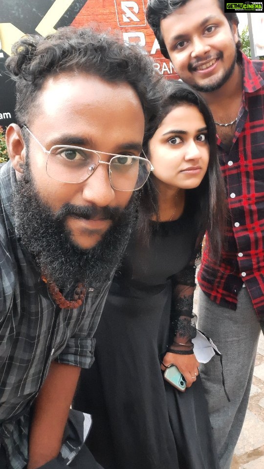 Haritha G Nair Instagram - Simple hai.... Kuch logo ke saath sirf waqt bitane se hi sab kuch sahi ho jata hai - ❤ @itss_vinayak @am_the_nyctophile