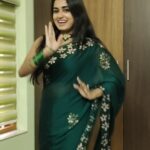 Haritha G Nair Instagram - Look at the moves😂no intention of following #trend or #dance.. Just wanna show off my saree💚.. I love the way i look 💚 📸 : @rohith.rnair.44 (Saree from Nathoon😘)