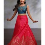 Haritha G Nair Instagram - Swayamvara Silks| Red FM Malayalam Photography: @director_aniesh_upaasana In association with @redfmmalayalam Makeup: @vijilsmakeover @neethu_makeupartist Styling : @leirakuncysiby Jewellery: @ladies_planet_rental_jewellery #swayamvarasilks #redfm #redfmindia #thinkalkalaman #thinkalkalamanonsuryatv #makeup #styling