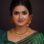 Haritha G Nair Instagram - Swayamvara Silks| Red FM Malayalam Photography: @director_aniesh_upaasana In association with @redfmmalayalam Makeup: @vijilsmakeover @neethu_makeupartist Styling : @leirakuncysiby Jewellery: @ladies_planet_rental_jewellery #green #traditional #swayamvarasilks #redfm #redfmindia #thinkalkalaman #thinkalkalamanonsuryatv #makeup #styling