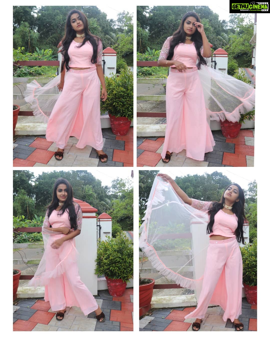 Haritha G Nair Instagram - 🌸 👗: @colos_the_designing_couture Ignore clarity, ignore my weired poses... In love with this dress❤