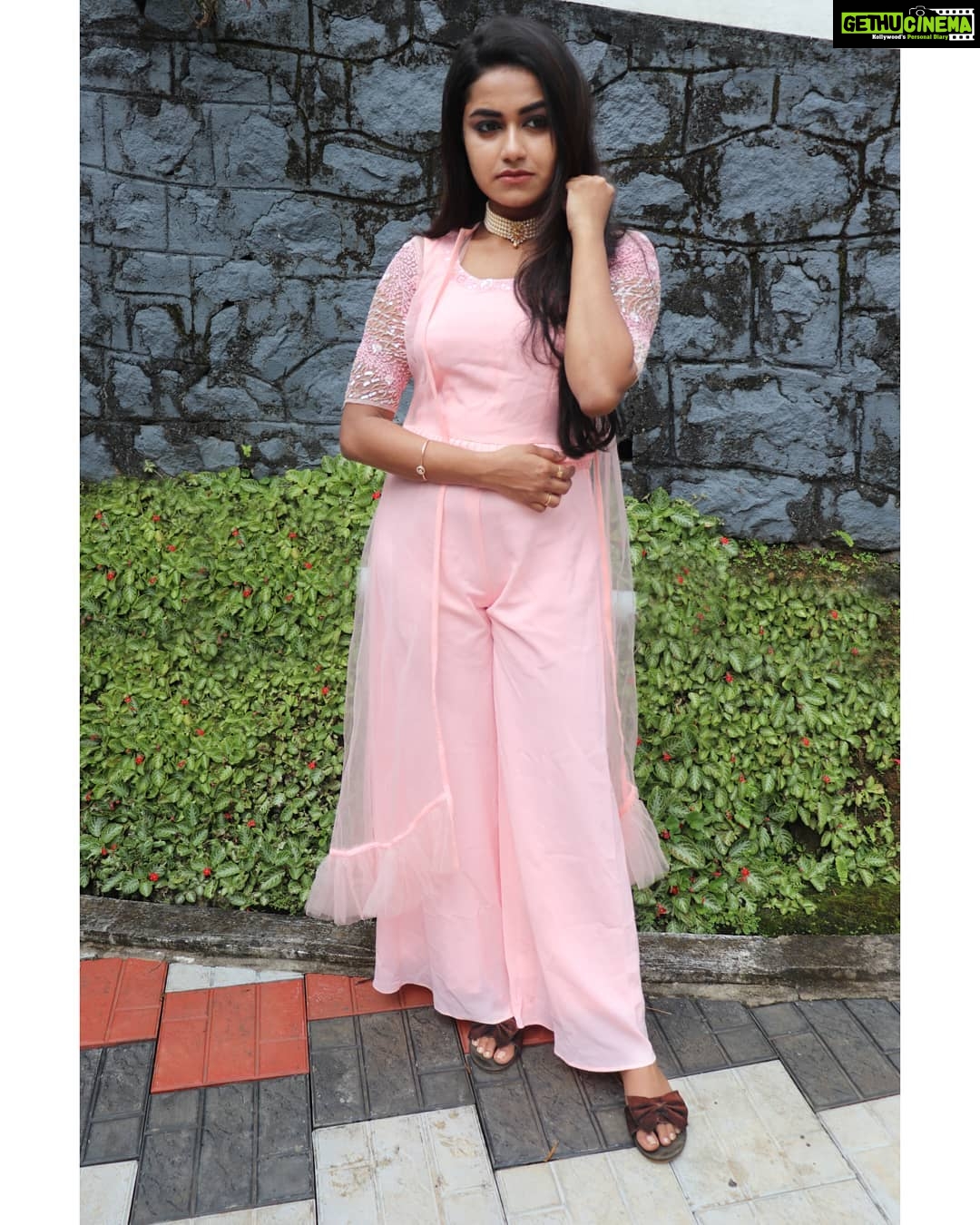 Haritha G Nair Instagram - 💮 Costume👗 : @colos_the_designing_couture Pic : @keethuchippy