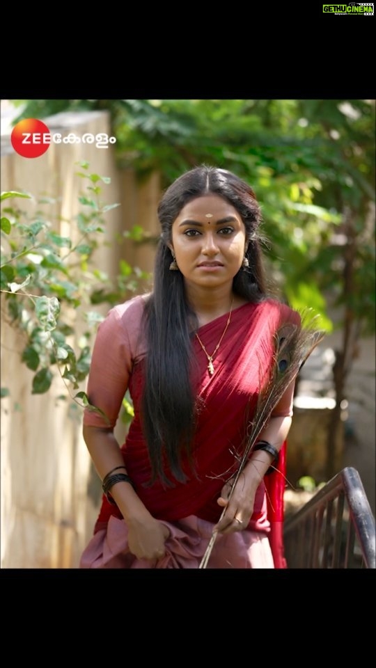 Haritha G Nair Instagram - Shyamambaram | February 6th onwards | Mon-Fri | 9 PM | Zee Keralam കഴിവിനാൽ അനുഗ്രഹിക്കപ്പെട്ടിട്ടും മറ്റൊരാൾക്കായി കഴിവുകൾ സമർപ്പിക്കേണ്ടി വന്ന പ്രതീക്ഷകളുടെ നാളുകൾക്കായി കാത്തിരിക്കുന്ന ശ്യാമയുടെ കഥയുമായി സ്വീകരണ മുറികളിലേക്ക് എത്തുന്നു ശ്യാമാംബരം ഫെബ്രുവരി 6 മുതൽ തിങ്കൾ മുതൽ വെള്ളിവരെ രാത്രി 9 മണിക്ക് ആരംഭിക്കുന്നു നമ്മുടെ സ്വന്തം സീ കേരളം ചാനലിൽ #Shyamambaram #ZeeKeralam #NeithedukkamJeevithaVismayangal #ZeeKeralamHD #ZeeKeralamOnMyTv #ZKPromos #NewLaunchonZk #ShyamambaramonZK Watch Anytime, Anywhere on ZEE5 - https://zee5.onelink.me/RlQq/fmalDownloadZEE5App