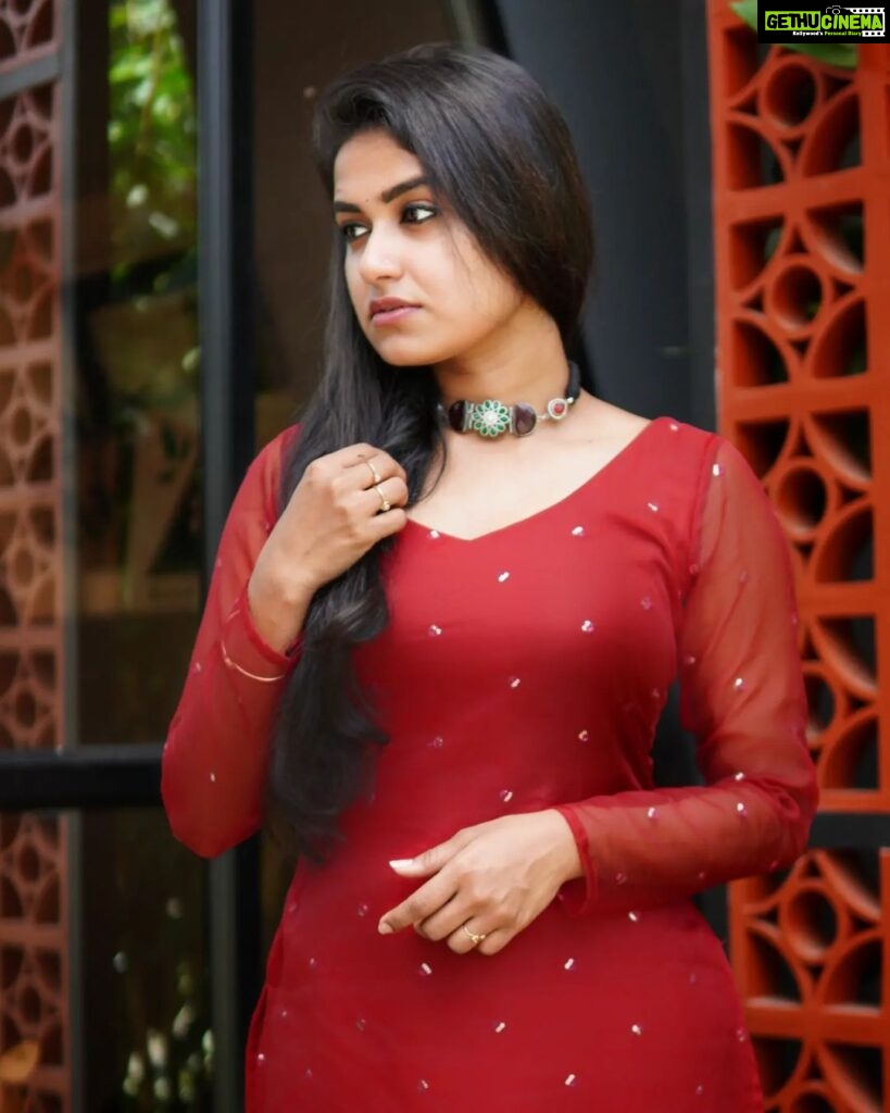 Haritha G Nair Instagram - BOLD RED💔❤️‍🔥 . . . . . . 👗: @kulinaofficial Neck piece : @jhanvi__collections