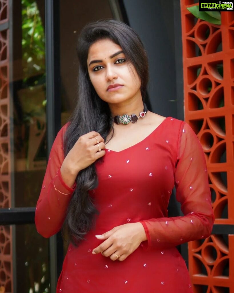Haritha G Nair Instagram - BOLD RED💔❤️‍🔥 . . . . . . 👗: @kulinaofficial Neck piece : @jhanvi__collections