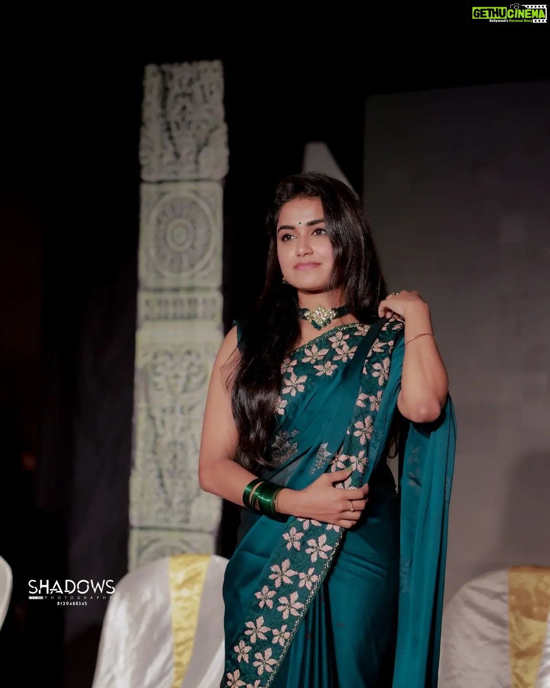 Haritha G Nair Instagram - Shadows photography In frame @haritha.girigeeth #photography #serialactress #malayalamcinema #malayalamserialactress #malayalamactress #malayalamcastingcall #malayalamserialactress Agastyacodu, Anchal