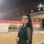 Haritha G Nair Instagram - 2:50 AM🌌 Pic By 📸 : @rohith.rnair.44 ചെണ്ടപുറത്തു കോല് കൊട്ടുന്ന ഒച്ച കേട്ടാൽ പിന്നെ ആങ്ങളയും പെങ്ങളും ആനക്ക് പിന്നാലെ ഓടും എന്ന അമ്മയുടെ പുതിയ ഡയലോഗ് ജനിക്കാൻ കാരണക്കാരനായ എന്റെ സാരഥി Mr. Rohith Ser✌🏻