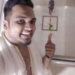 Haritha G Nair Instagram - : അളിയാ... ഗുരുവായൂർ വരെ ഒന്ന് പോണം... അത്രമേൽ താങ്ങാനാവാത്ത ദുഖങ്ങളും, പിന്നെ മനസ്സ് നിറഞ്ഞ സന്തോഷങ്ങളും പങ്കു വെയ്ക്കാനാണു സാധാരണ പോകാറ്...പിന്നെ കുറച്ചു കുശലം ചോദിക്കണം... അനുഗ്രഹം വാങ്ങണം...🙏🏻 : ആഹ്...ഇന്ന് തന്നെ പോയേക്കാം ✌🏻👍🏻 @rohith.rnair.44 #harithagirigeeth #haritha #brother #sister #god