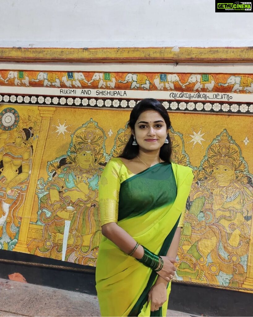 Haritha G Nair Instagram - 🙏🏻🙏🏻🙏🏻😇 📸: @rohith.rnair.44 Guruvayoor Sri Krishna Temple