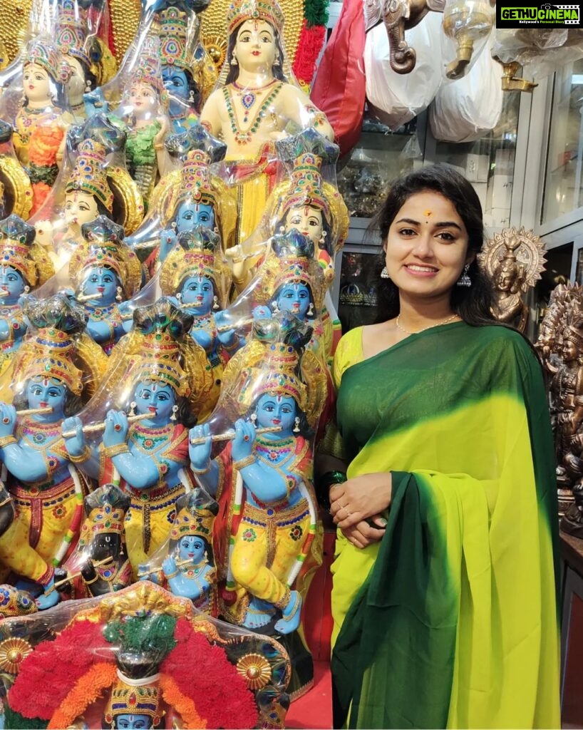 Haritha G Nair Instagram - 🙏🏻🙏🏻🙏🏻😇 📸: @rohith.rnair.44 Guruvayoor Sri Krishna Temple