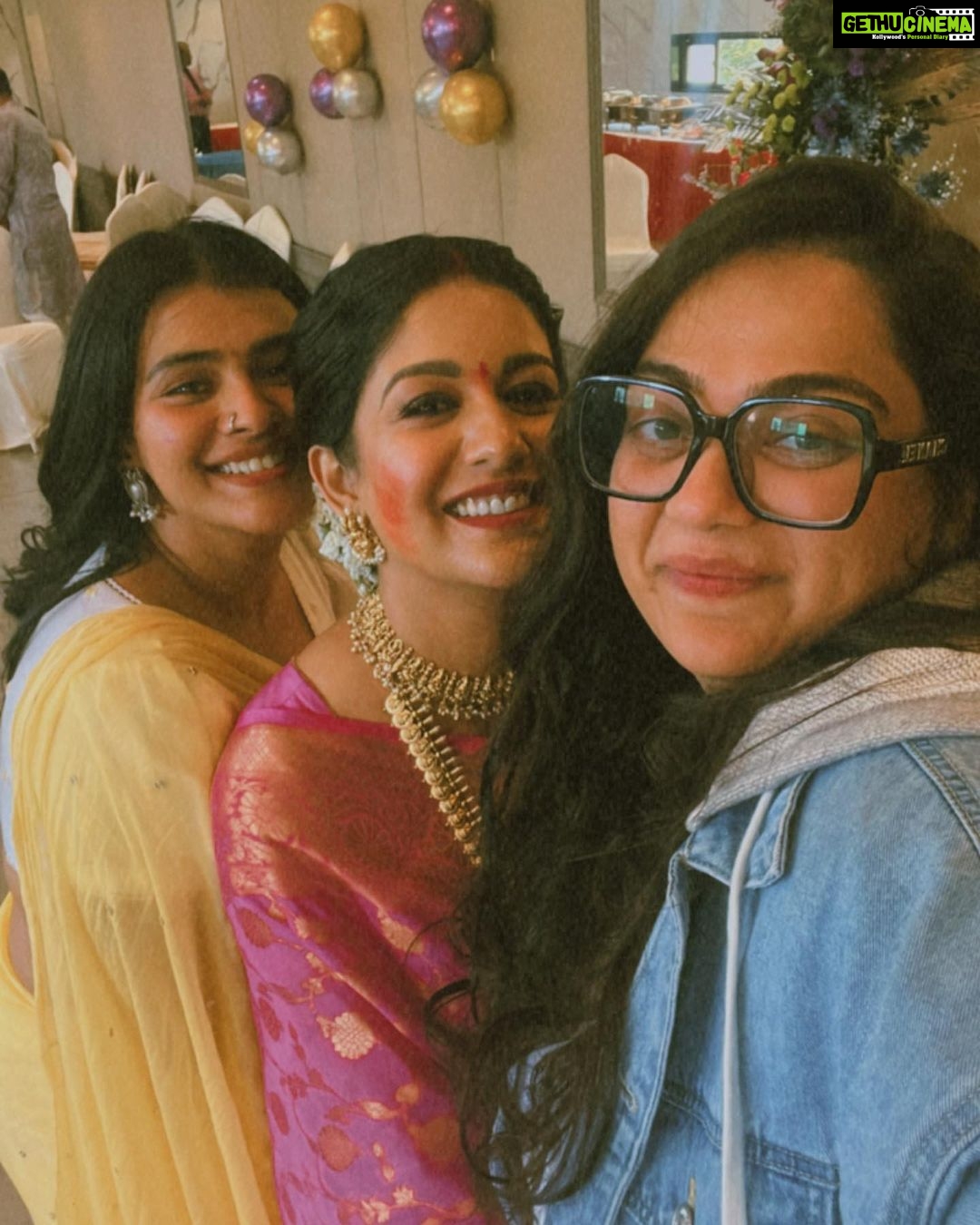 Hebah Patel Instagram - Through 16-1 years of friendship! Through classes/ exams/ cat fights/ boy problems/ career/ life choices/ family and everything else under the sun. And to the new journey you’re embarking on. You are already the mummy of the group and a great one at that. No doubt in my mind that you’ll be the best. Cannot wait for the baby. I love you 3000( minus 1). Mumbai, Maharashtra