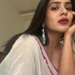 Hebah Patel Instagram – Pink also works!!!!