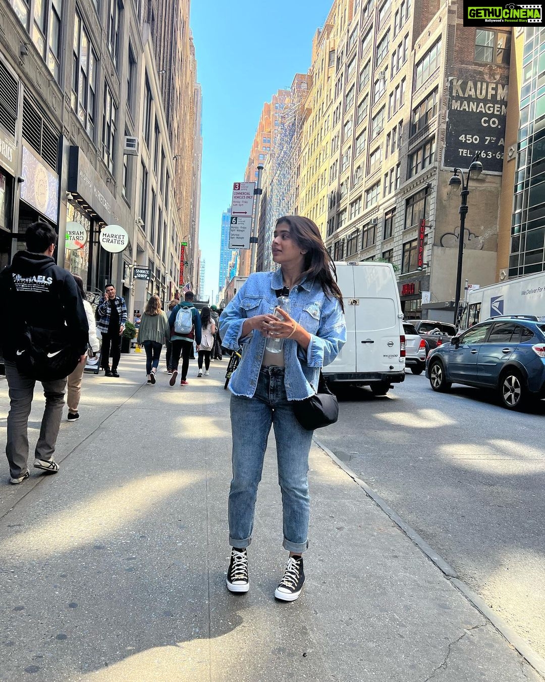 Hebah Patel Instagram - Nice day 1! Liberty Bagels Midtown