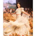 Helly Shah Instagram - Last night walked for @themanproject_tailors X @zardozi_pune ✨ Firsts are always special ❤️ Thank You for having me @timesfashionweek ✨
