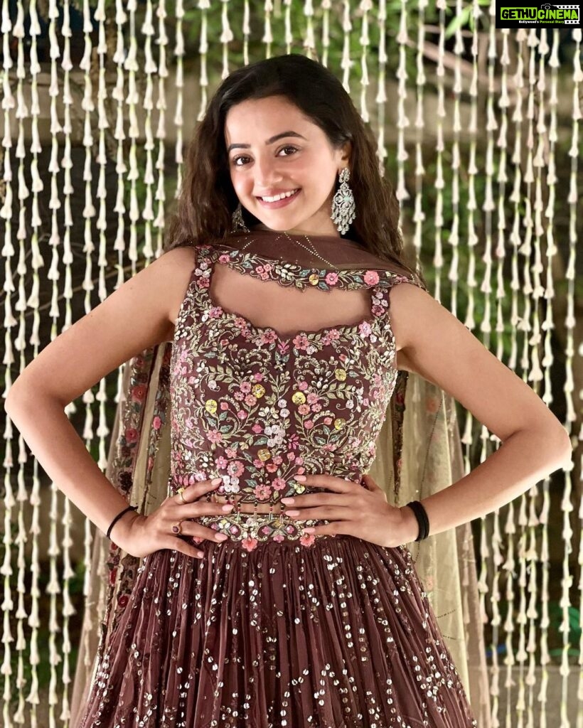 Helly Shah Instagram - 💝 Wearing this gorgeous piece by @lapink_by_knareshkumar ✨