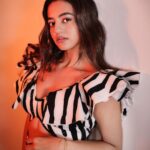 Helly Shah Instagram - Alexa play Tareefan , please !