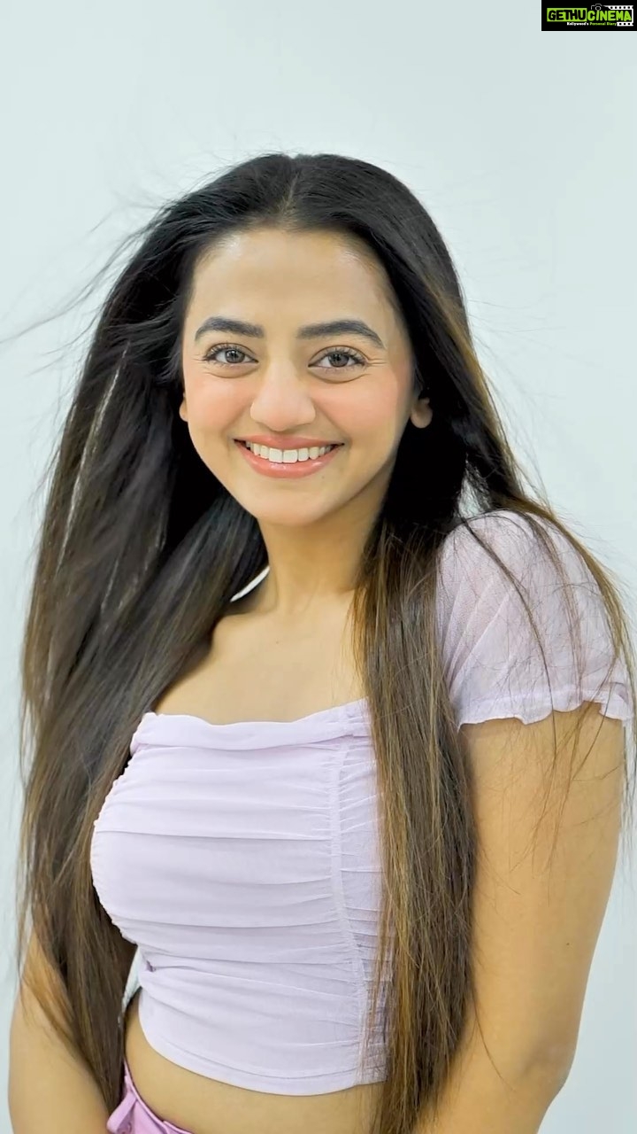 Helly Shah Instagram - My hair often feels dry and dehydrated but with the power of hyaluronic acid, my hair is revitalized and stronger than ever. Here’s my 3 step hair care routine with L’Oreal Paris Hyaluron Moisture range which keeps my hair hydrated for 72 hours! Grab yours now!