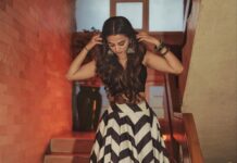 Helly Shah Instagram - Leaving a little sparkle wherever I go 🌟 📸 @ashish_sawant__ 🙍🏼‍♀️ @style_deintrepide 🎥 @itspkofficial_studio 👗 @ranbirmukherjeeofficial 💇‍♀️ @amuthevar
