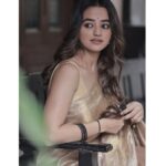 Helly Shah Instagram - सुहाना सफ़र और ये मौसम हसीं ❤️