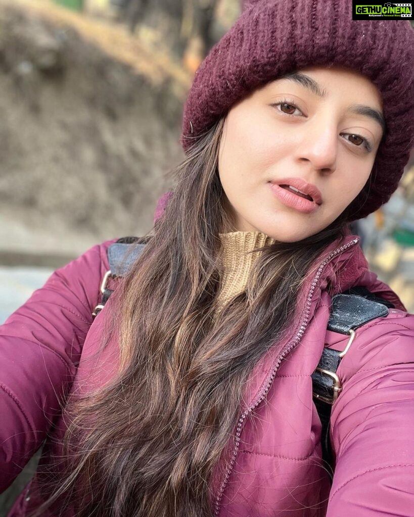 Helly Shah Instagram - Today’s blush …. Sponsored by mountains 🥰✨ Kashmir