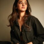 Helly Shah Instagram - Contemplated a bit in deciding which picture to keep first 🫠🙂 Also needless to say , obsessed with the light coming in my house or may be these pictures 🤷🏼‍♀️🙃✨❤️