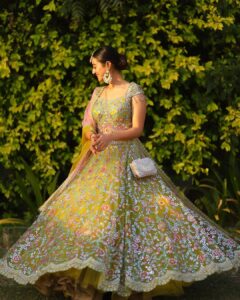 Helly Shah Instagram - Phir le aaya dil 💚

Obsessing over the lehenga ~ @lapink_by_knareshkumar ❤️ 
Captured by ~ @faizan_photo_graphy