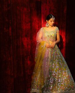 Helly Shah Instagram - Phir le aaya dil 💚

Obsessing over the lehenga ~ @lapink_by_knareshkumar ❤️ 
Captured by ~ @faizan_photo_graphy
