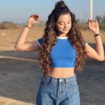 Helly Shah Instagram – Morninggg 🌻