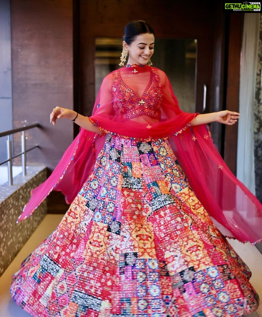Helly Shah Instagram - Beaming like a Rose 🌹 Lehenga (That I am obsessed with ) ~ @lapink_by_knareshkumar ❤️✨ Clicked by ~ @kapil_photo_graphy