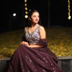 Helly Shah Instagram - Excited for the Shaadi Buffet 🥰 Clicked by ~ @faizan_photo_graphy Wearing ~ @lapink_by_knareshkumar ✨