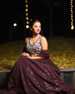 Helly Shah Instagram - Excited for the Shaadi Buffet 🥰

Clicked by ~ @faizan_photo_graphy 
Wearing ~ @lapink_by_knareshkumar ✨