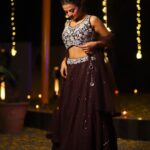 Helly Shah Instagram - Excited for the Shaadi Buffet 🥰 Clicked by ~ @faizan_photo_graphy Wearing ~ @lapink_by_knareshkumar ✨