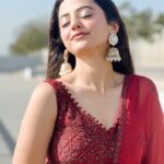 Helly Shah Instagram - That’s how I skip to the good part 🌹❤️ Wearing my fav @lapink_by_knareshkumar ✨