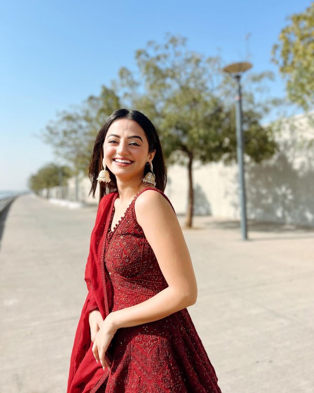 Actress Helly Shah HD Photos and Wallpapers February 2023 - Gethu Cinema
