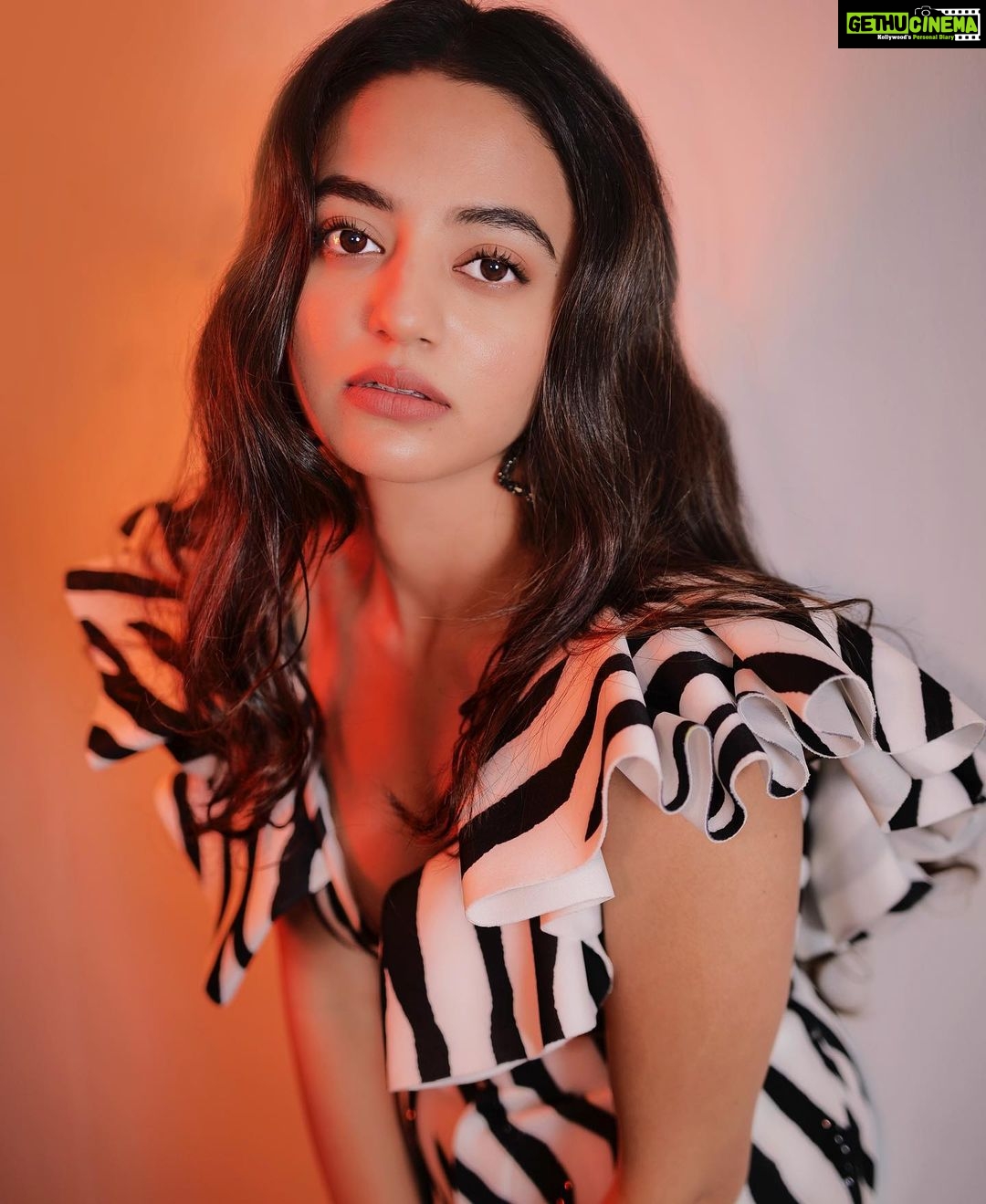 Helly Shah Instagram - Alexa play Tareefan , please !