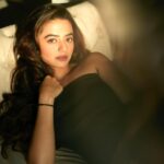 Helly Shah Instagram - I am not silent I am just thinking about my next meal 🙃 Clicked by @shivamguptaphotography Styled by @natashaabothra Team @mausmi_mitra_ Outfit @ruttbyshrutika